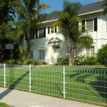 06_Architekturfoto mit 3D-konstruiertem Zaun